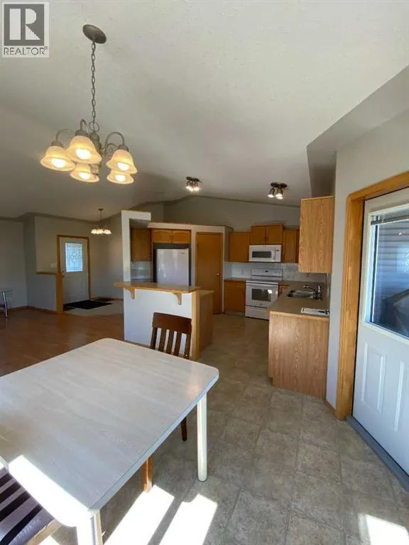 90 Upland Road W