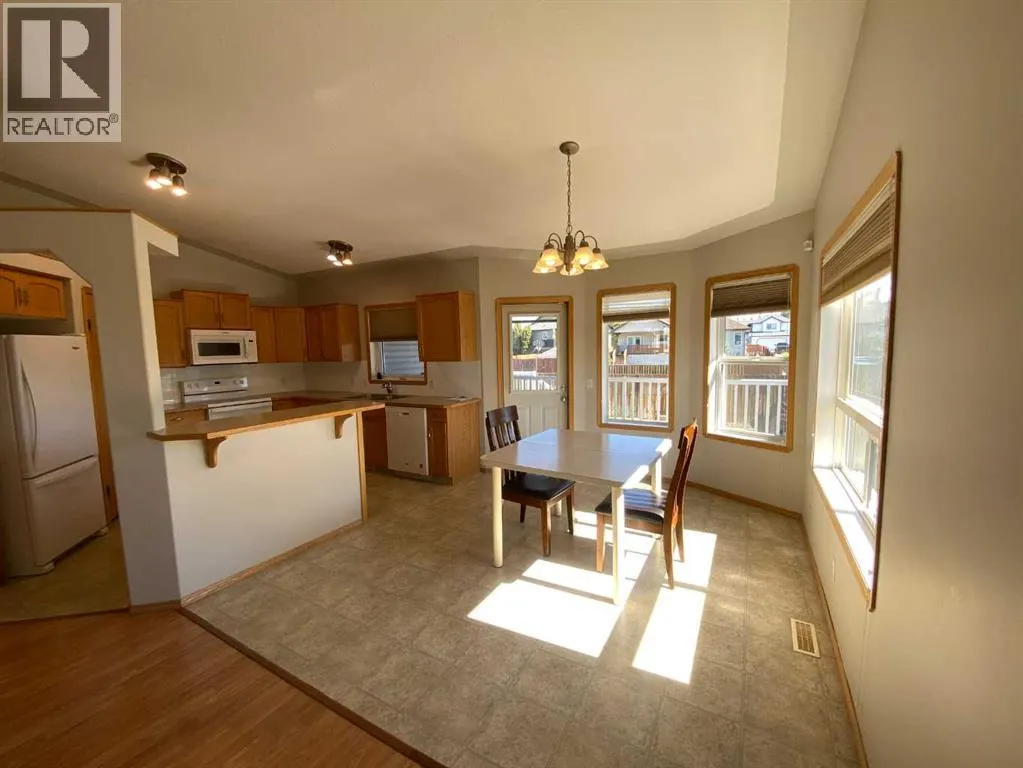 90 Upland Road W