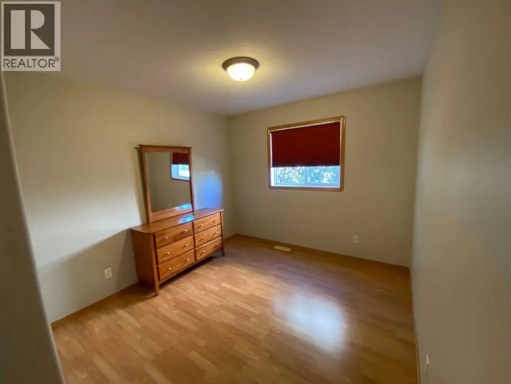 90 Upland Road W