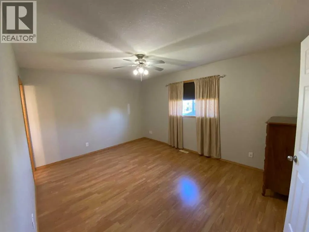 90 Upland Road W