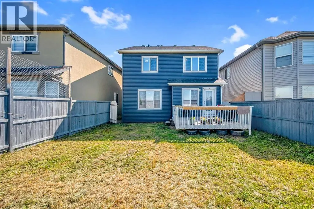 233 Saddlecrest Way NE