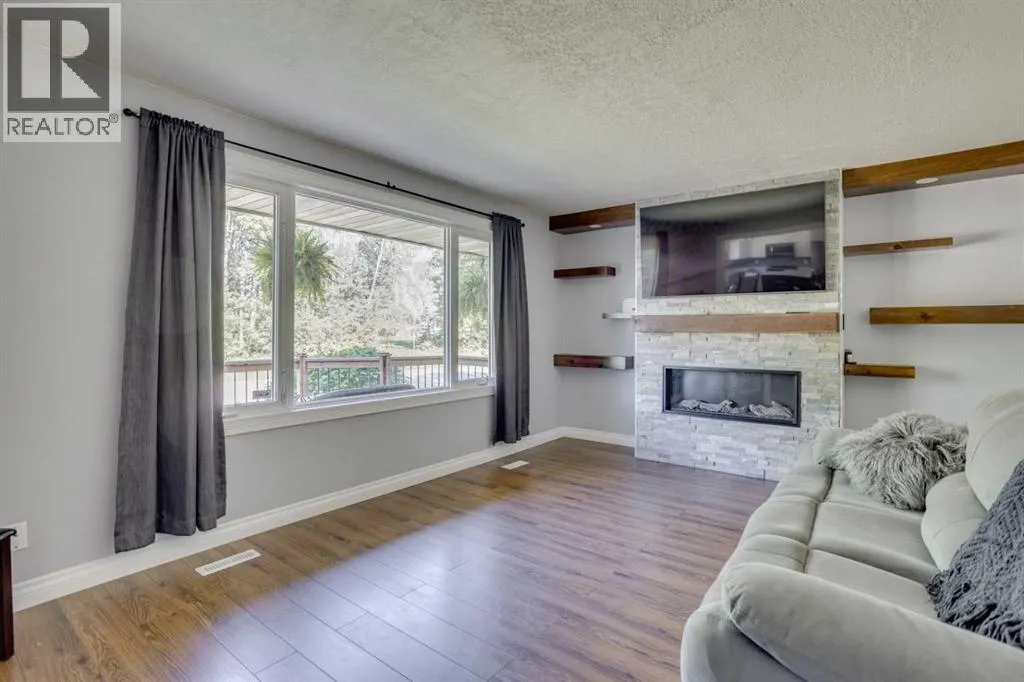 173 Hilltop Crescent