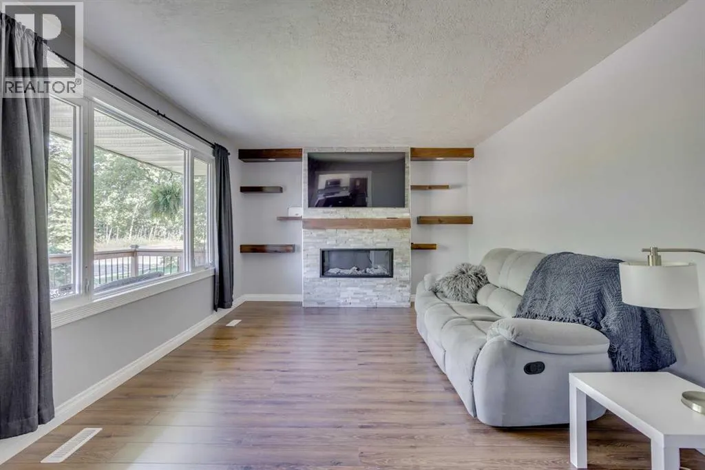 173 Hilltop Crescent