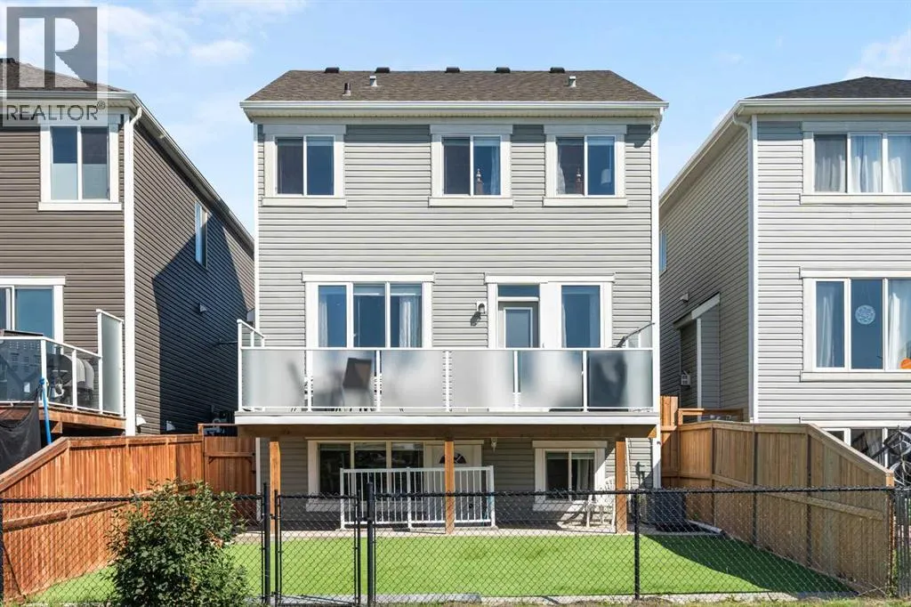 353 Windrow Crescent SW