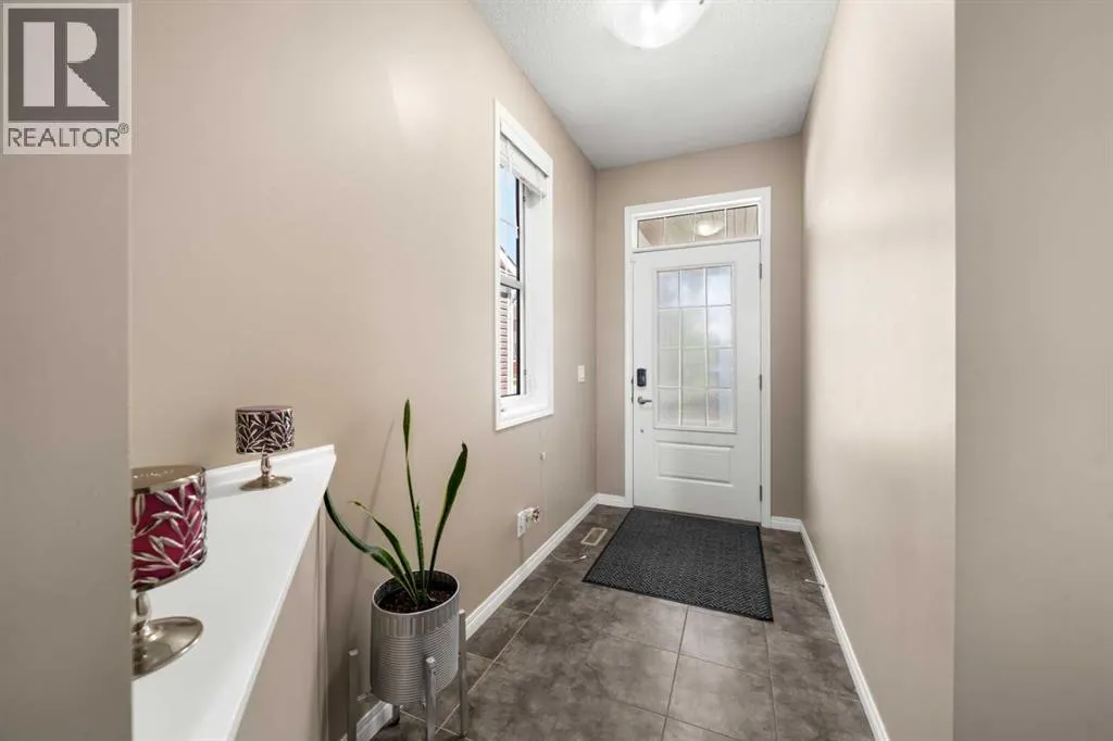 353 Windrow Crescent SW