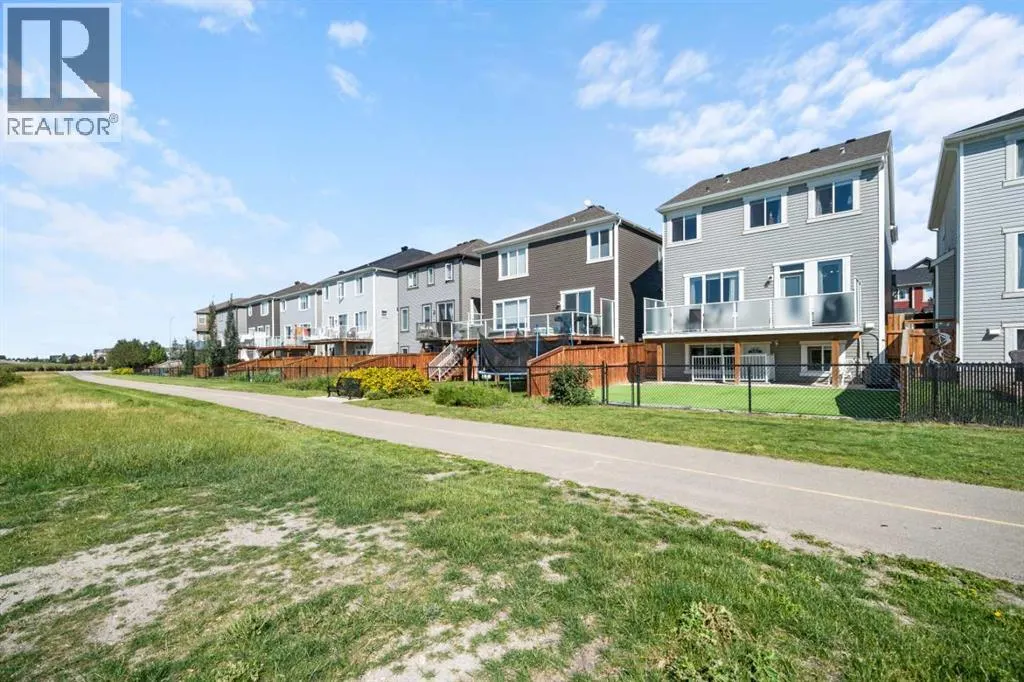 353 Windrow Crescent SW