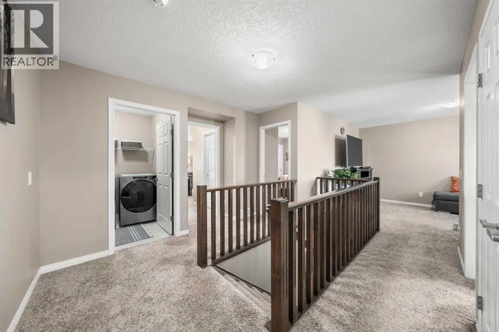 353 Windrow Crescent SW