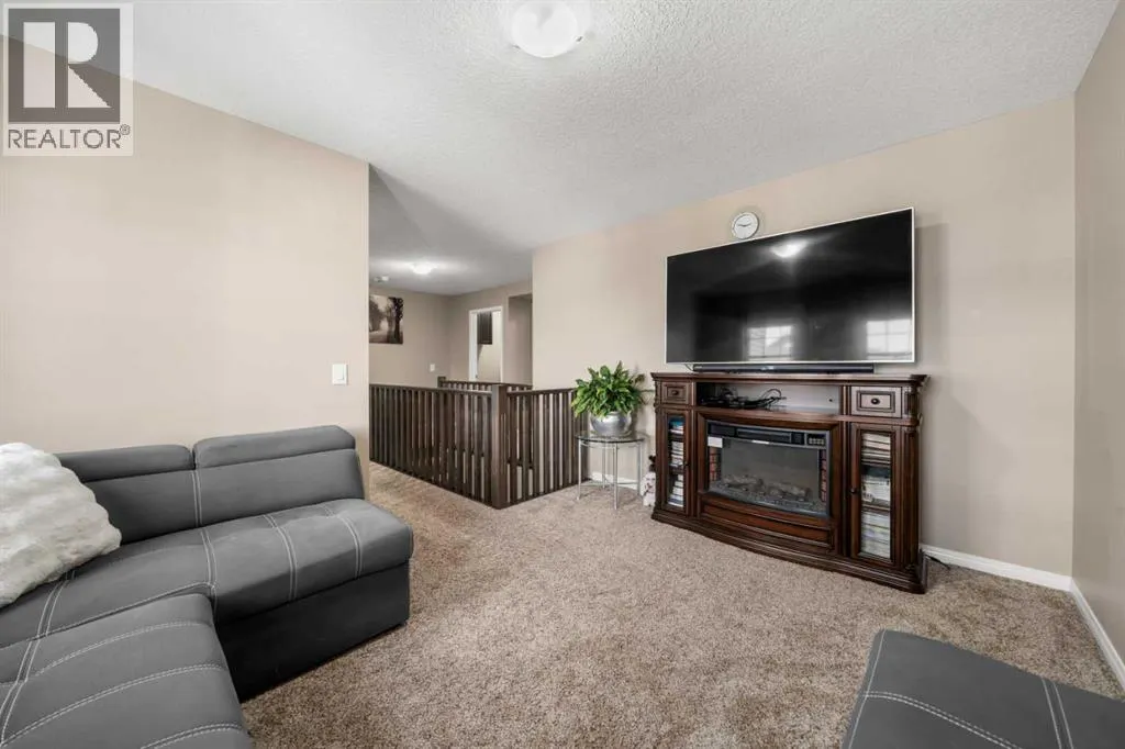 353 Windrow Crescent SW