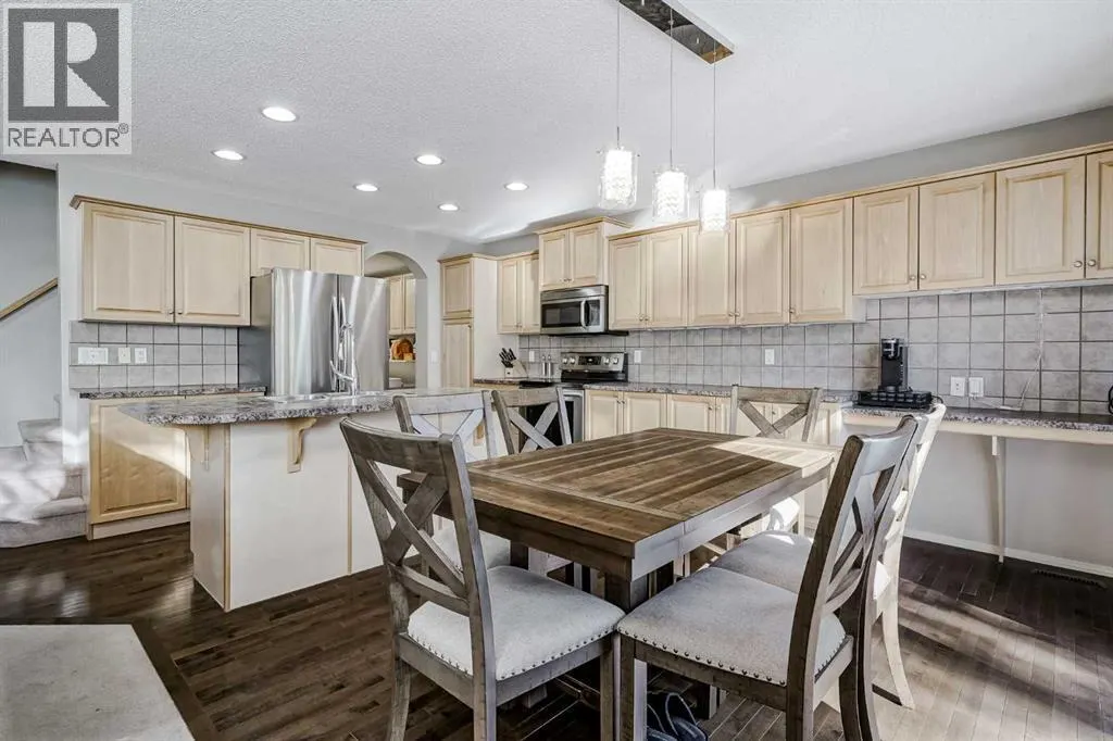 186 Everstone Drive SW