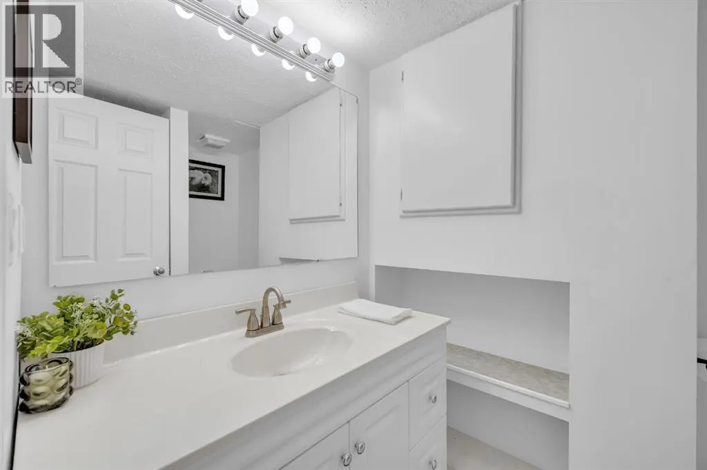 32 Rideau Close SW