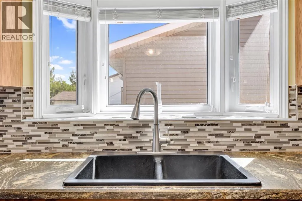 32 Rideau Close SW
