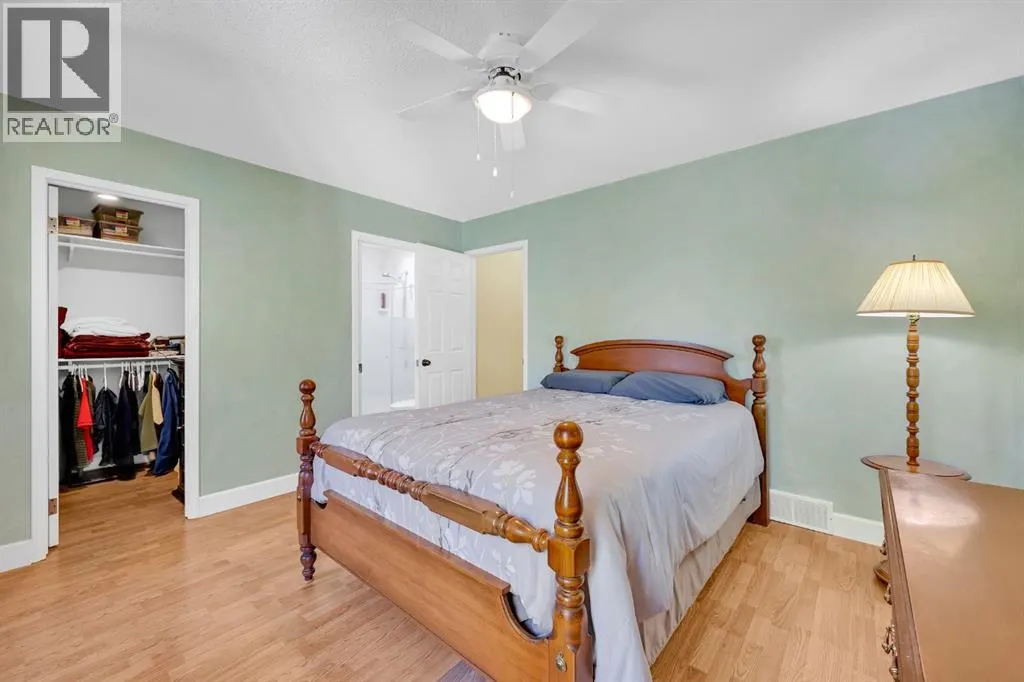 32 Rideau Close SW