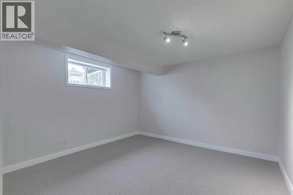 54 Somerset Way SW