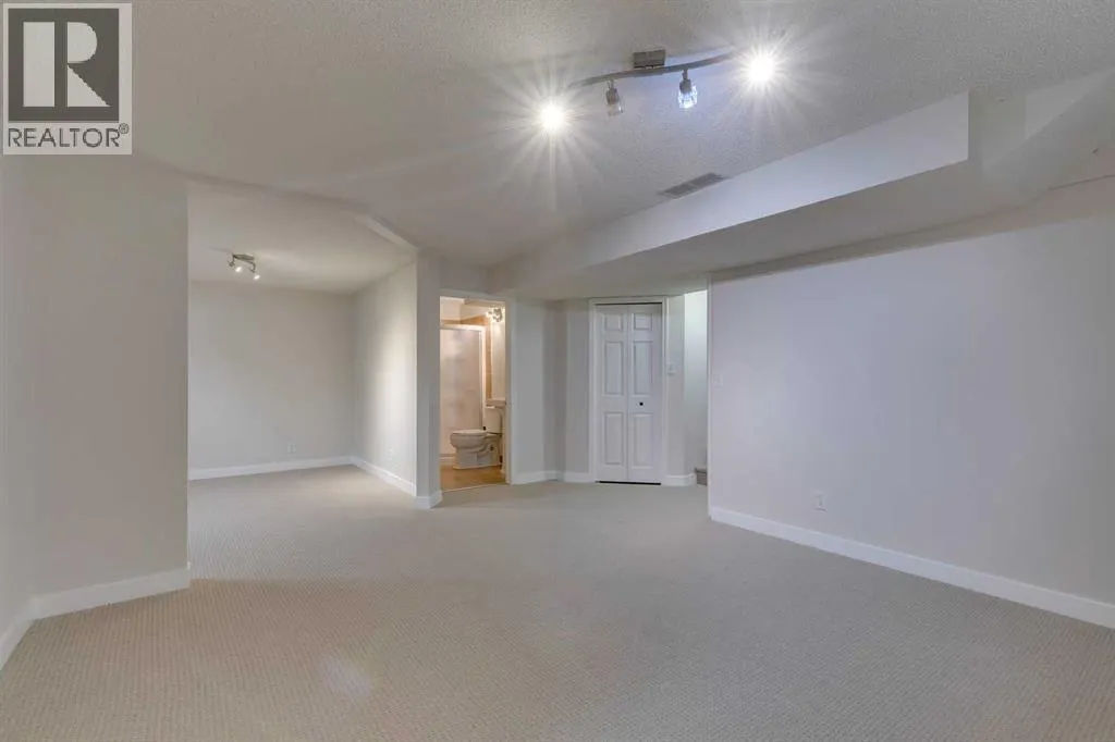 54 Somerset Way SW