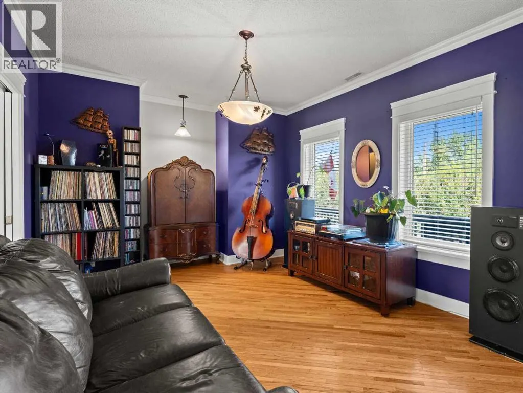 708 Calkins Place