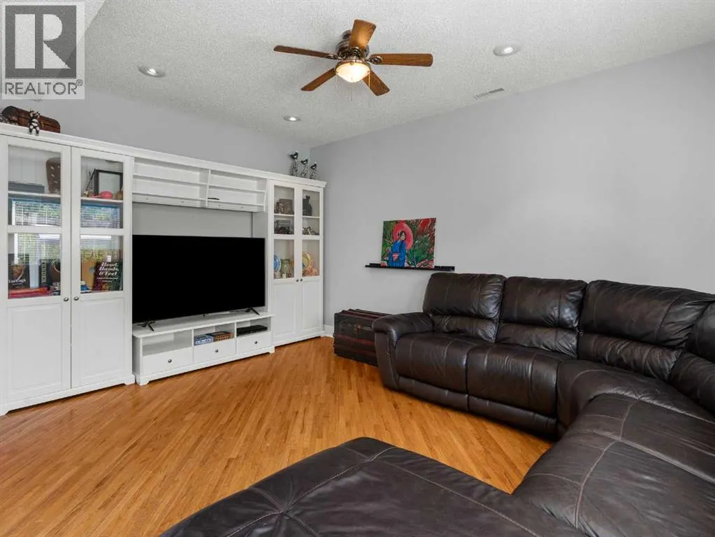 708 Calkins Place