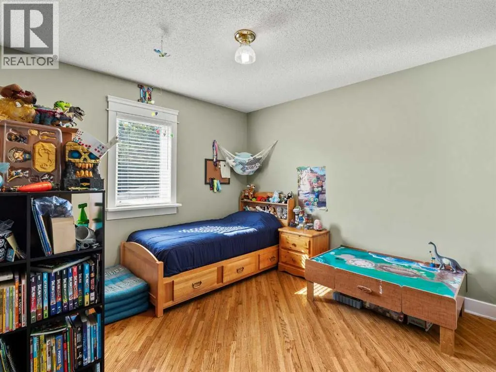 708 Calkins Place