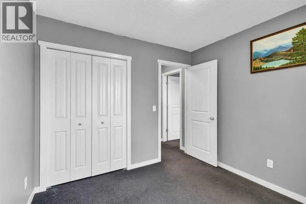 11 Copperpond Landing SE