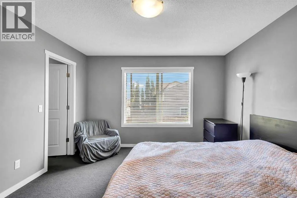 11 Copperpond Landing SE