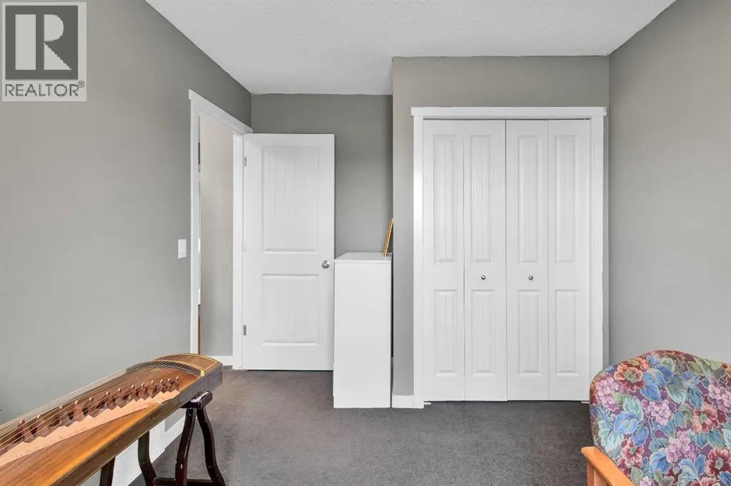 11 Copperpond Landing SE