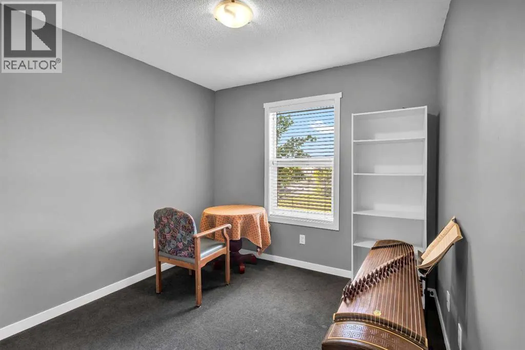 11 Copperpond Landing SE