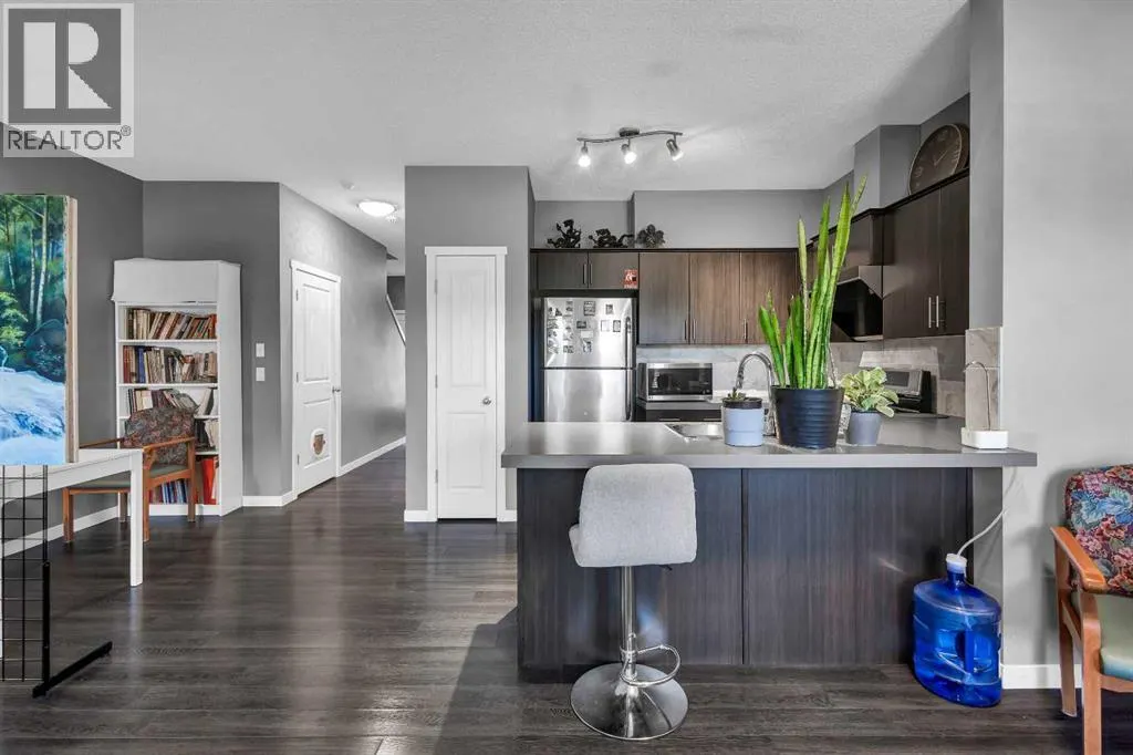 11 Copperpond Landing SE