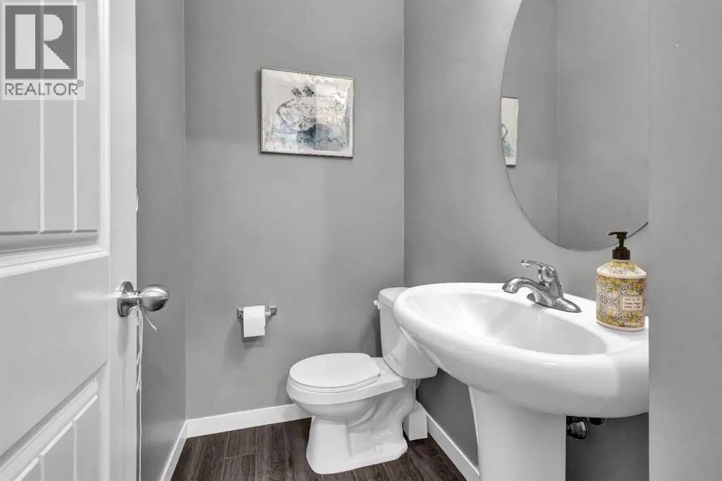11 Copperpond Landing SE