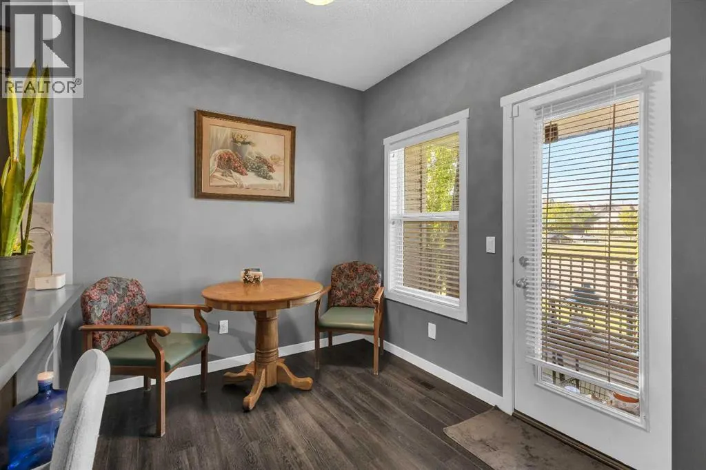 11 Copperpond Landing SE