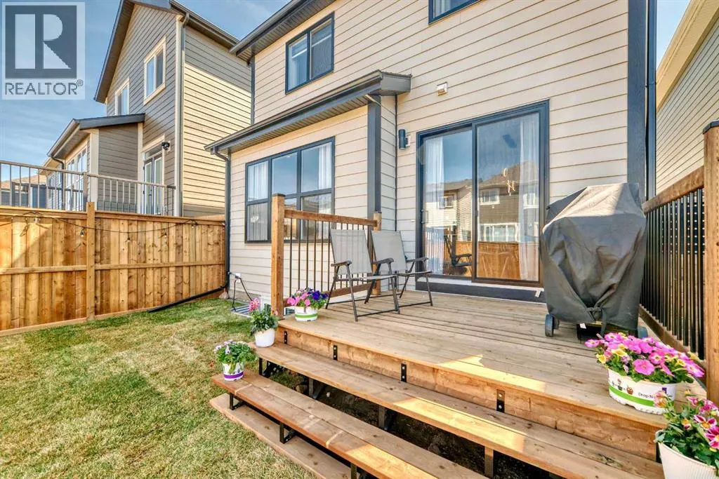 12 Magnolia Crescent SE