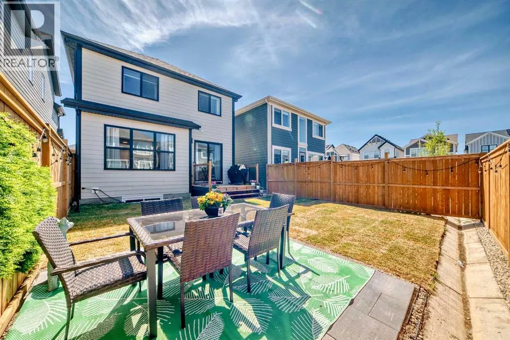 12 Magnolia Crescent SE