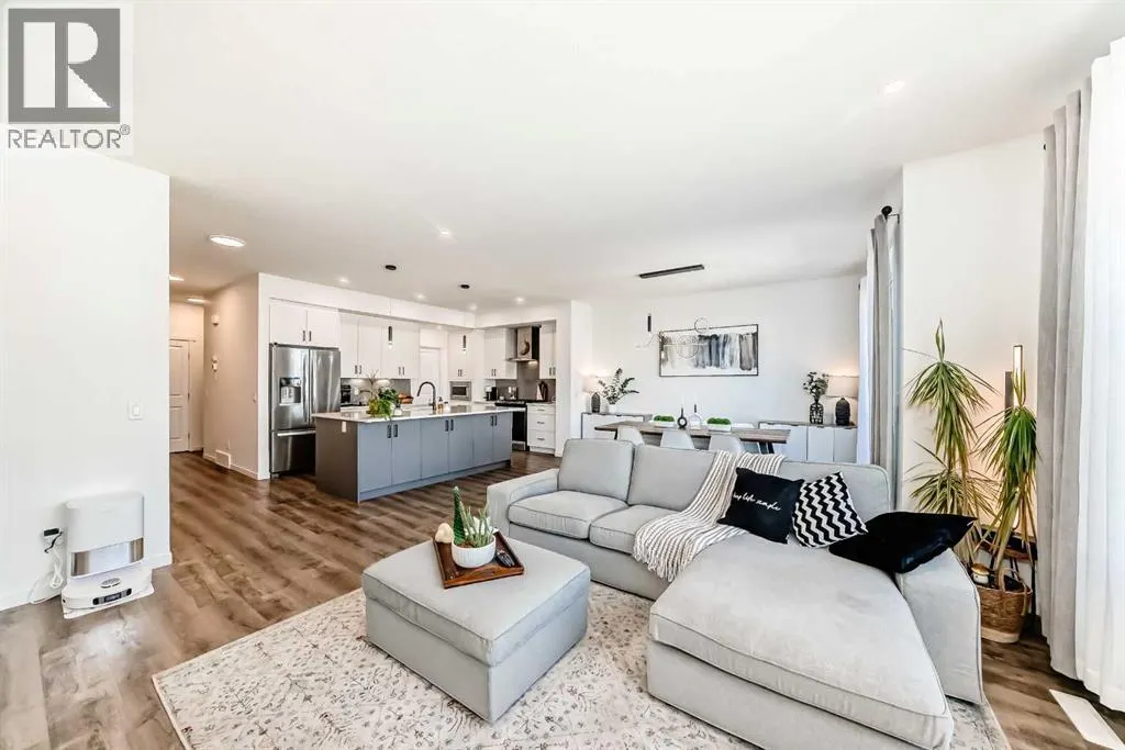 12 Magnolia Crescent SE