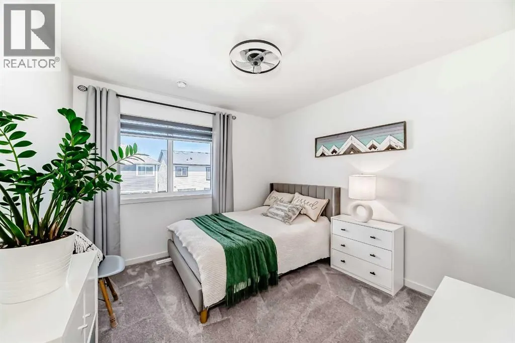 12 Magnolia Crescent SE