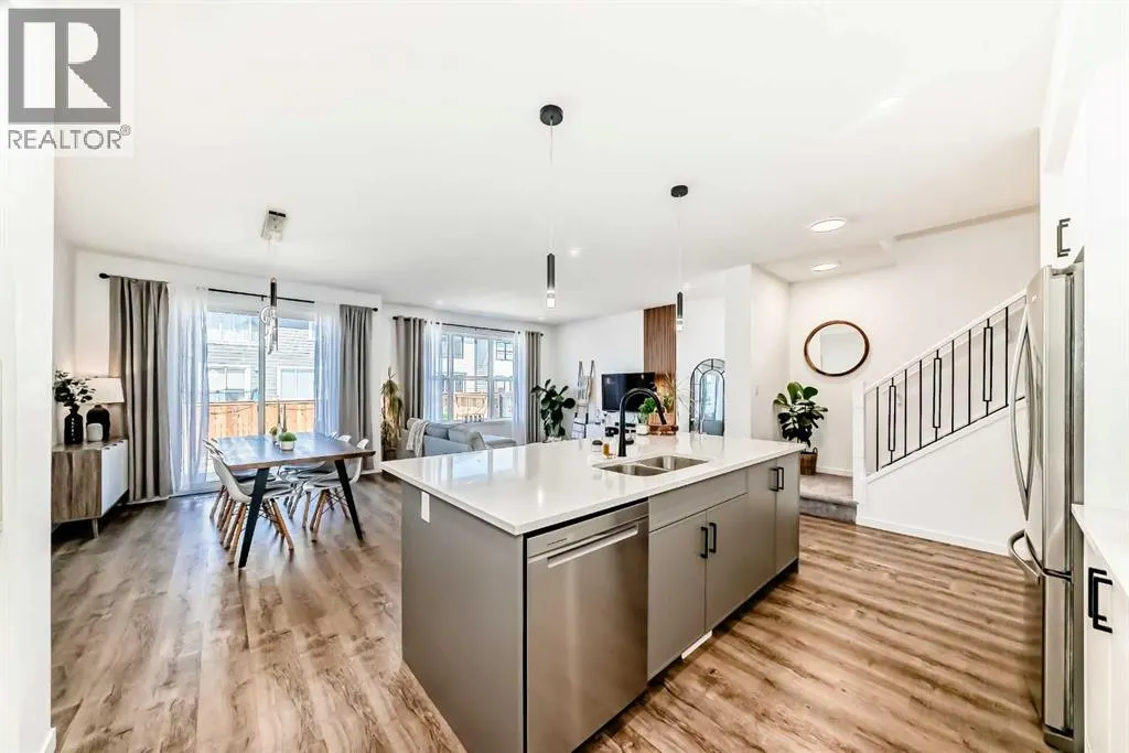 12 Magnolia Crescent SE