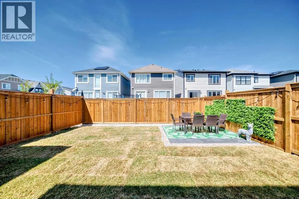 12 Magnolia Crescent SE