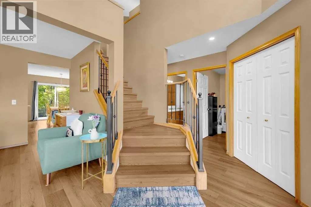 198 Panorama Hills Close NW