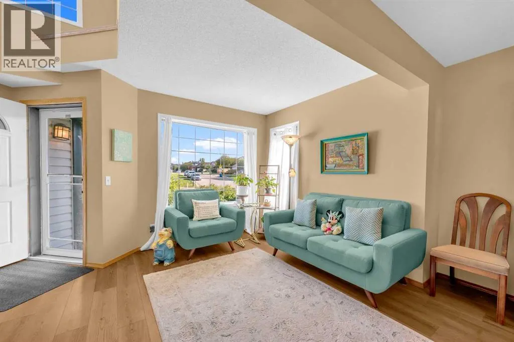 198 Panorama Hills Close NW