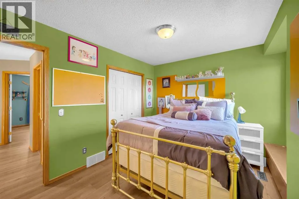 198 Panorama Hills Close NW