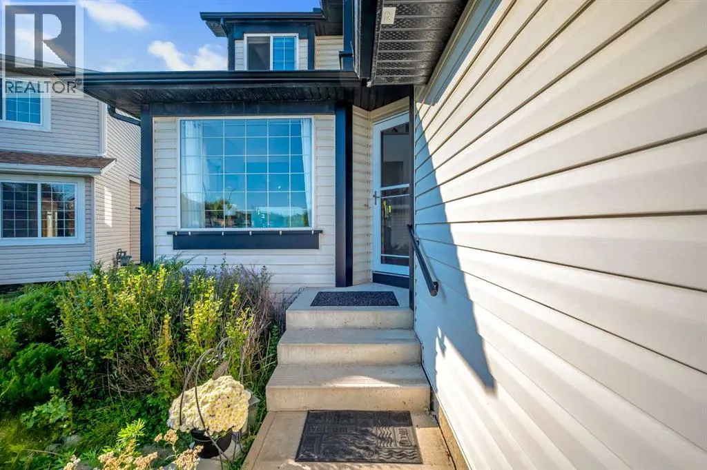 198 Panorama Hills Close NW