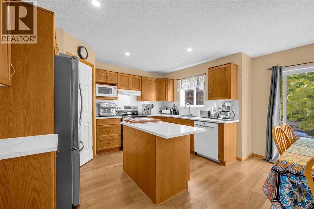 198 Panorama Hills Close NW