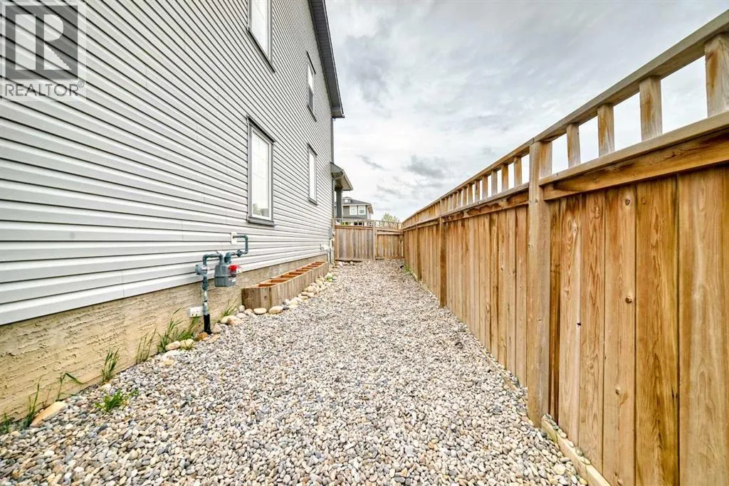 102 Evanspark Road NW