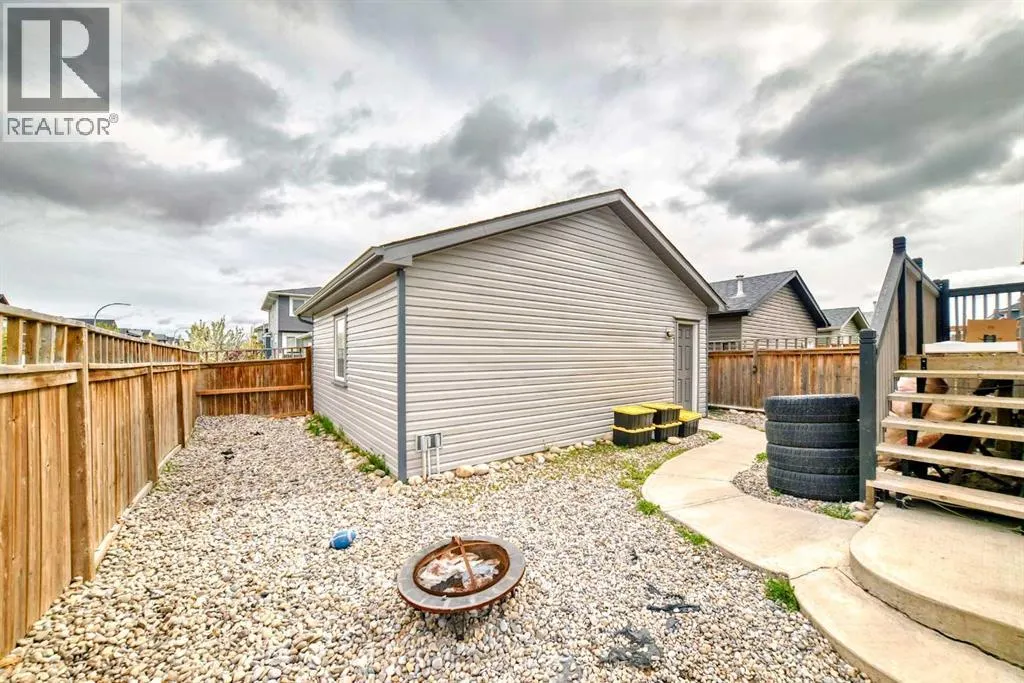 102 Evanspark Road NW