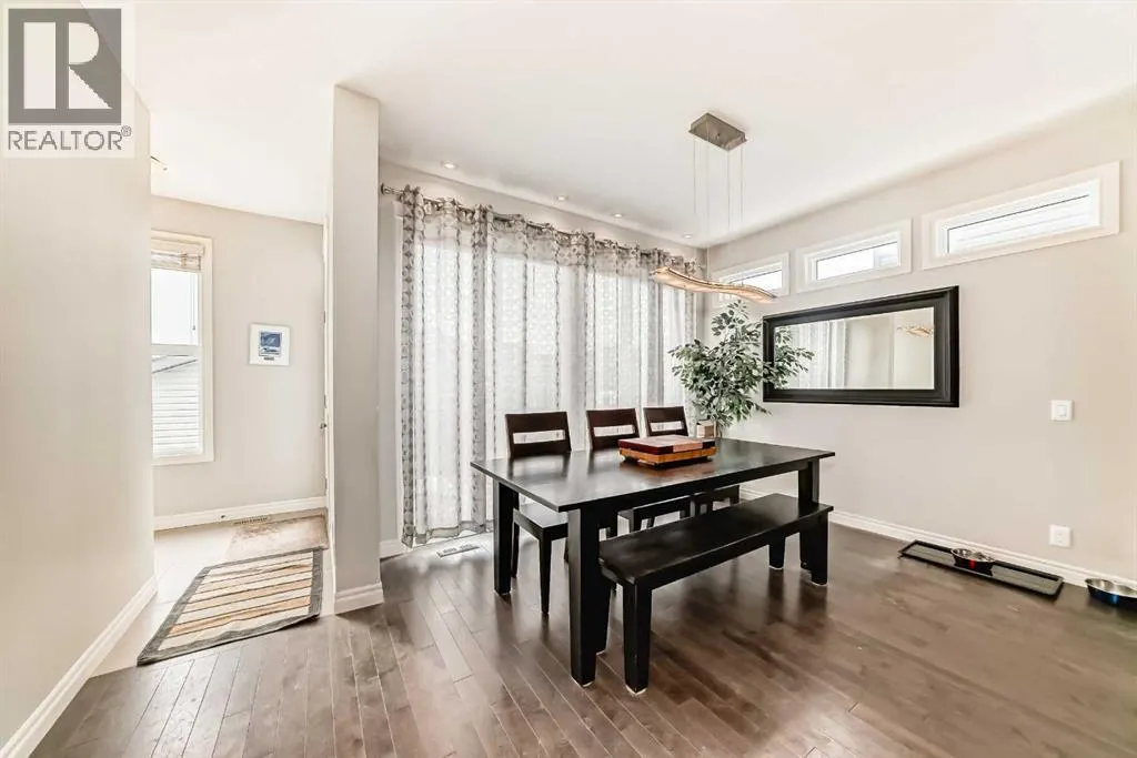 102 Evanspark Road NW