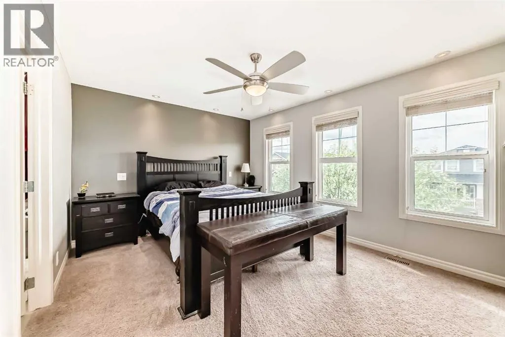102 Evanspark Road NW