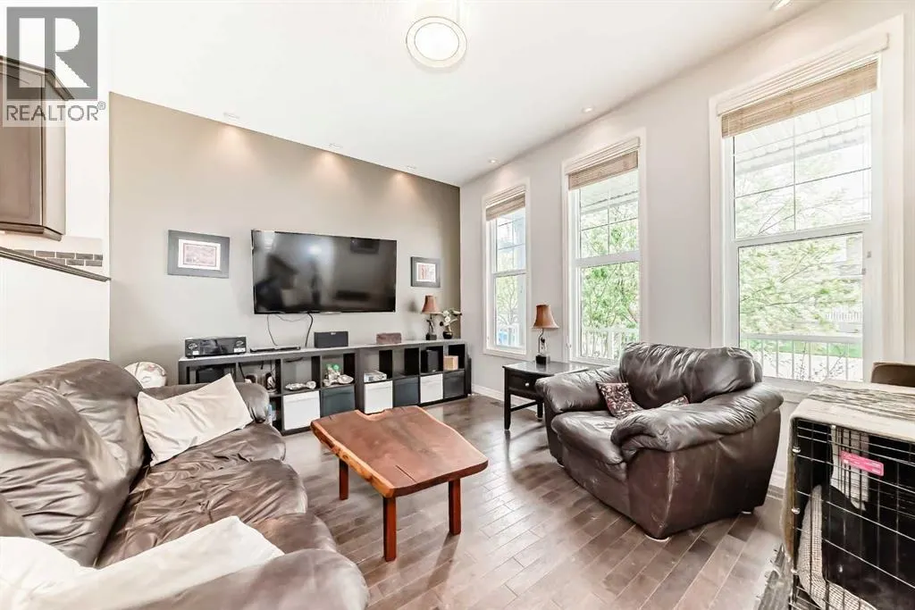 102 Evanspark Road NW