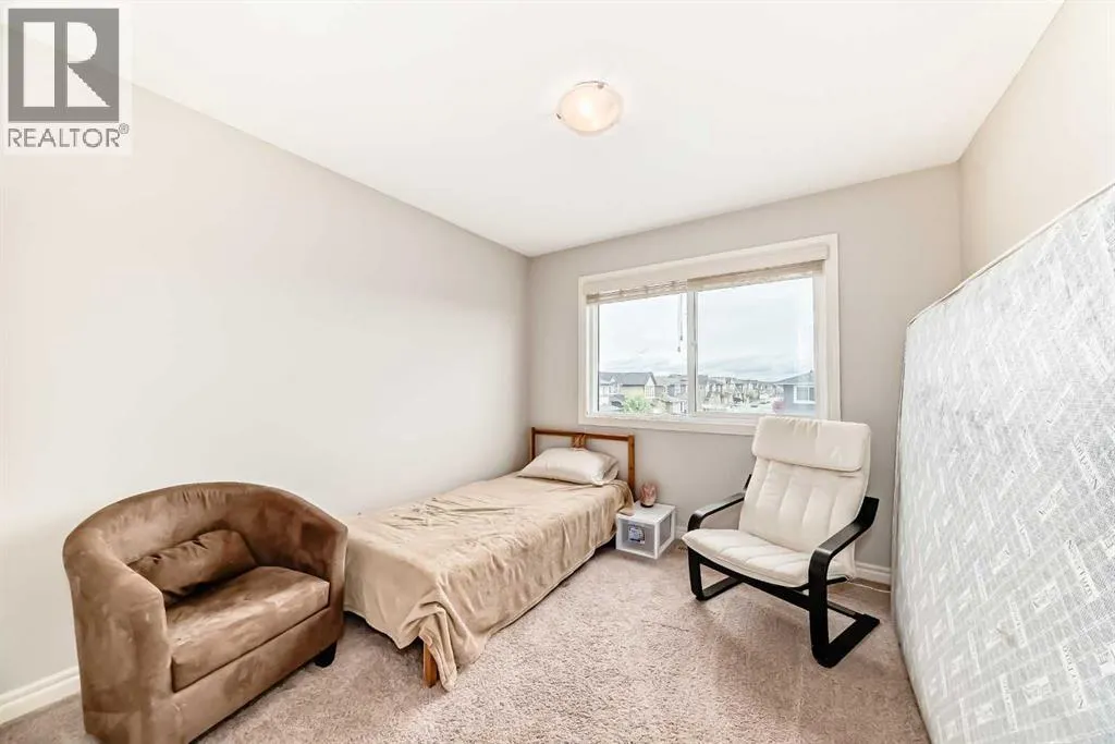 102 Evanspark Road NW
