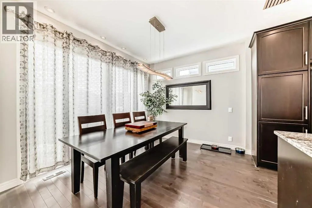 102 Evanspark Road NW