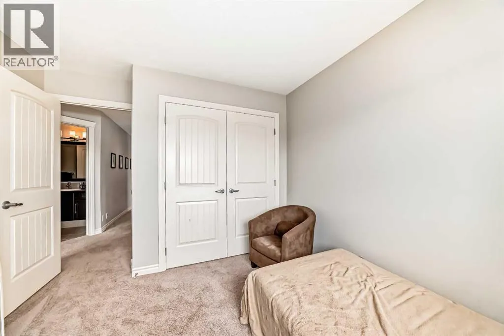 102 Evanspark Road NW