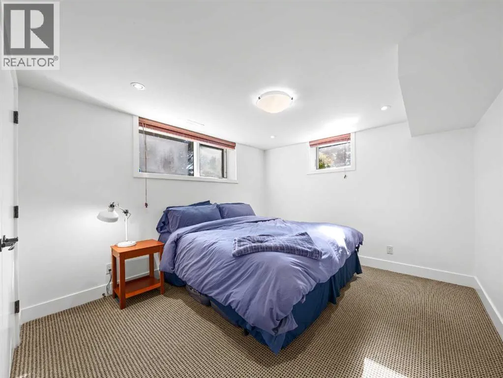 2716 Carleton Street SW