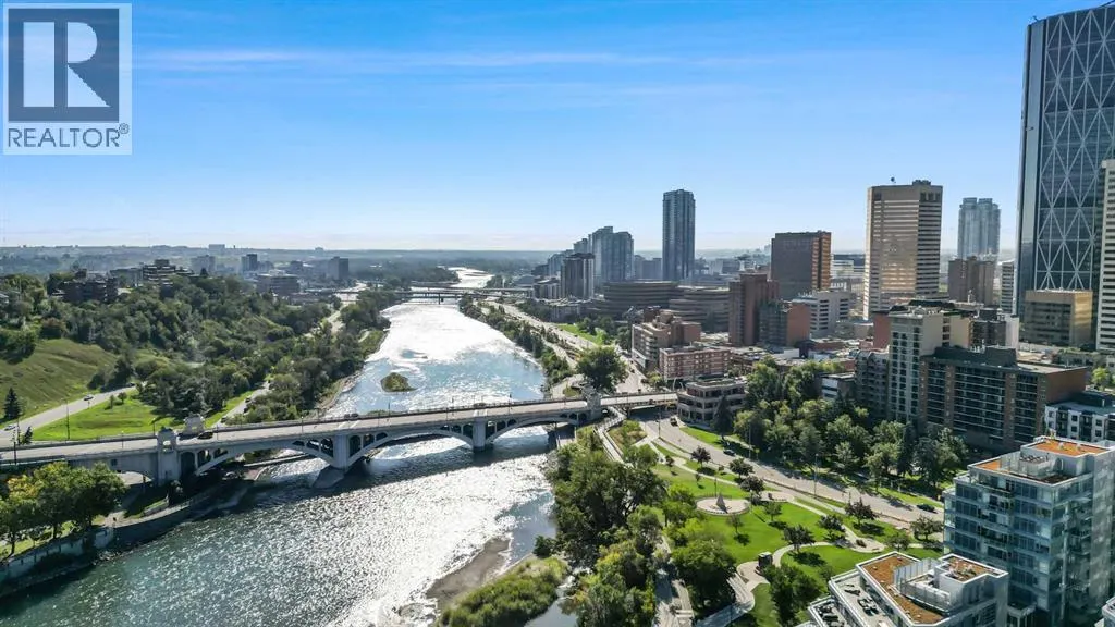 825, 222 Riverfront Avenue SW