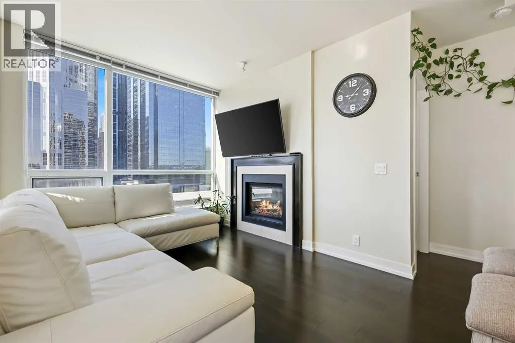 825, 222 Riverfront Avenue SW